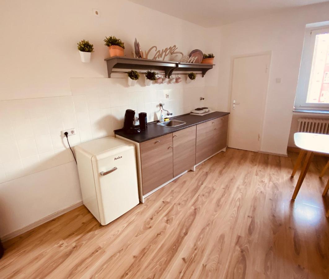 Tm Aparts Dortmund Exteriör bild A typical kitchen in a student apartment