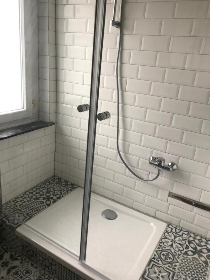 Tm Aparts Dortmund Exteriör bild A shower