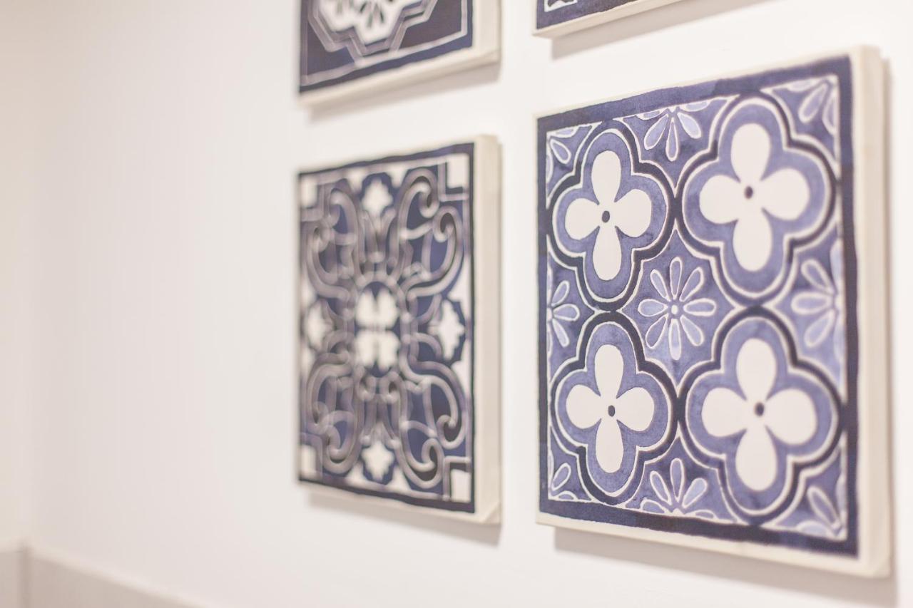 Tm Aparts Dortmund Exteriör bild Azulejos in the interior of the hotel